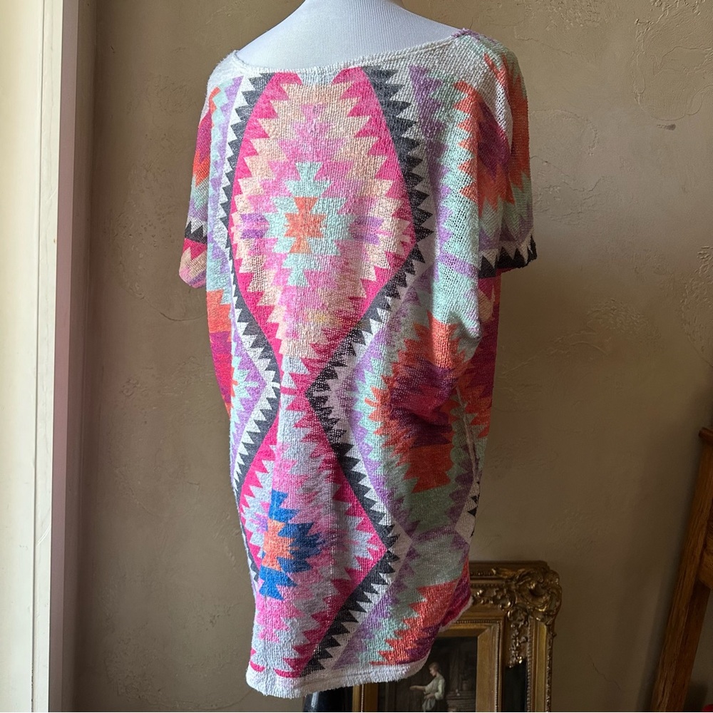 Luna Chic Lightweight Top - Picture 2 of 10